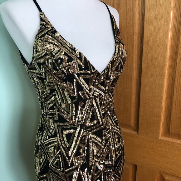 Black and Gold Geometric Sparkly Dress - Picture 4 of 5